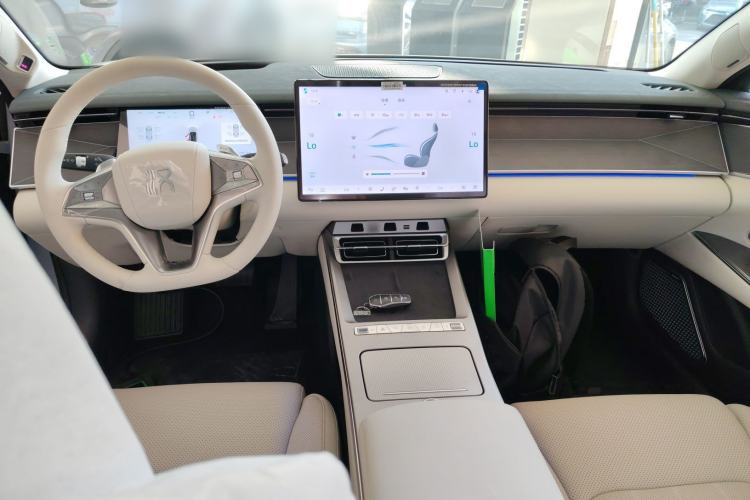Used BYD Han L 2025 DM-i 200km LiDAR Flagship Model Interior 2