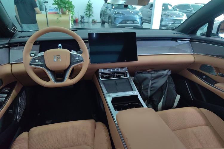 Used BYD Han L 2025 DM-i 200km LiDAR Flagship Model Interior 2