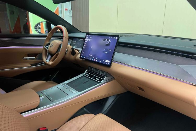 Used BYD Han L 2025 EV Four-Wheel Drive LiDAR Flagship Model Interior 3