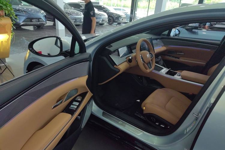 Used BYD Han L 2025 DM-i 200km LiDAR Flagship Model Interior 3