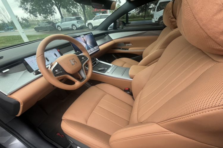 Used BYD Han L 2025 DM-i 200KM LiDAR Luxury Model Interior 6