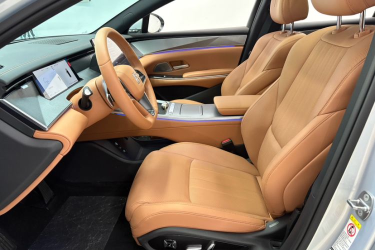 Used BYD Han L 2025 EV 701KM LiDAR Deluxe Edition Interior 7