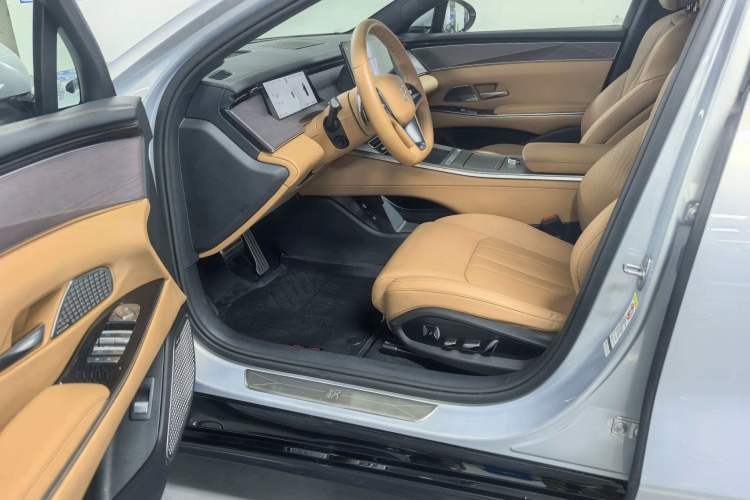 Used BYD Han L 2025 EV Four-Wheel Drive LiDAR Flagship Model Interior 8