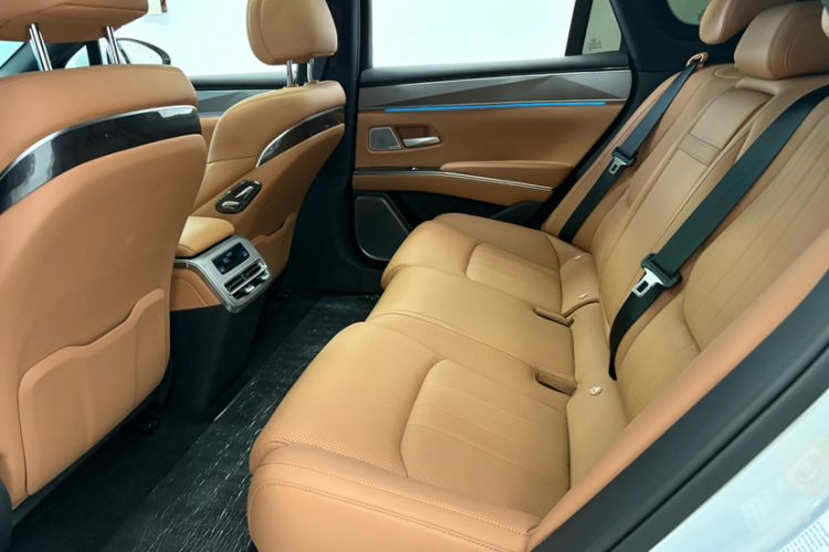 Used BYD Han L 2025 EV 701KM LiDAR Deluxe Edition Interior 8