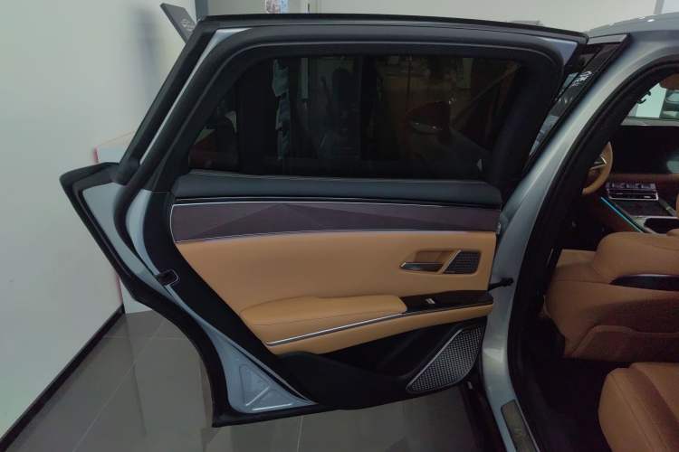 Used BYD Han L 2025 DM-i 200km LiDAR Flagship Model Interior 8