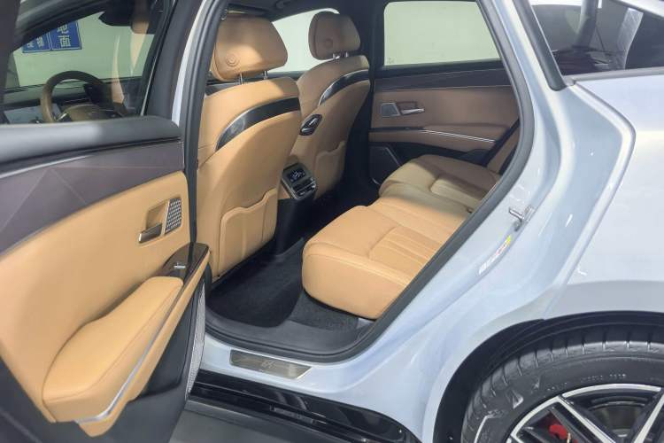 Used BYD Han L 2025 EV Four-Wheel Drive LiDAR Flagship Model Interior 9