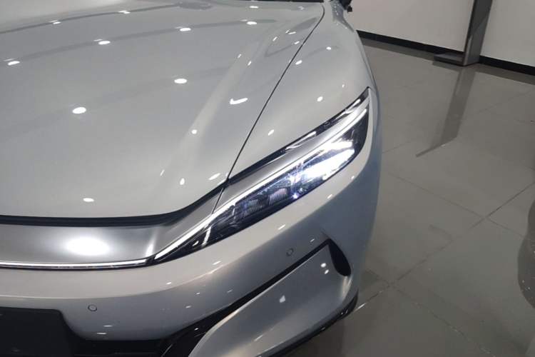 Used BYD Han L 2025 EV Four-Wheel Drive LiDAR Flagship Model Left Front Headlight