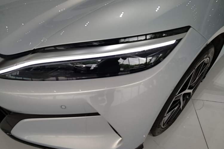 Used BYD Han L 2025 EV Four-Wheel Drive LiDAR Flagship Model Left Front Headlight