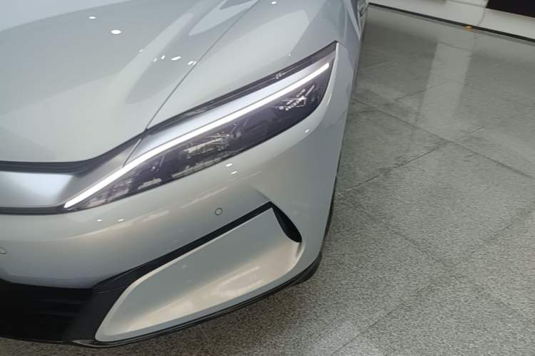 Used BYD Han L 2025 EV Four-Wheel Drive LiDAR Flagship Model Left Front Headlight