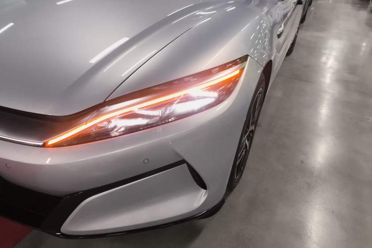 Used BYD Han L 2025 DM-p Four-Wheel-Drive LiDAR Flagship Model Left Front Headlight