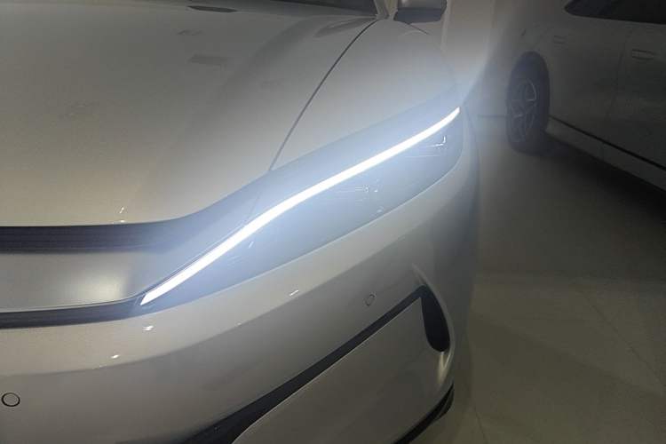 Used BYD Han L 2025 EV Four-Wheel Drive LiDAR Flagship Model Left Front Headlight
