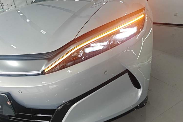 Used BYD Han L 2025 EV Four-Wheel Drive LiDAR Flagship Model Left Front Headlight