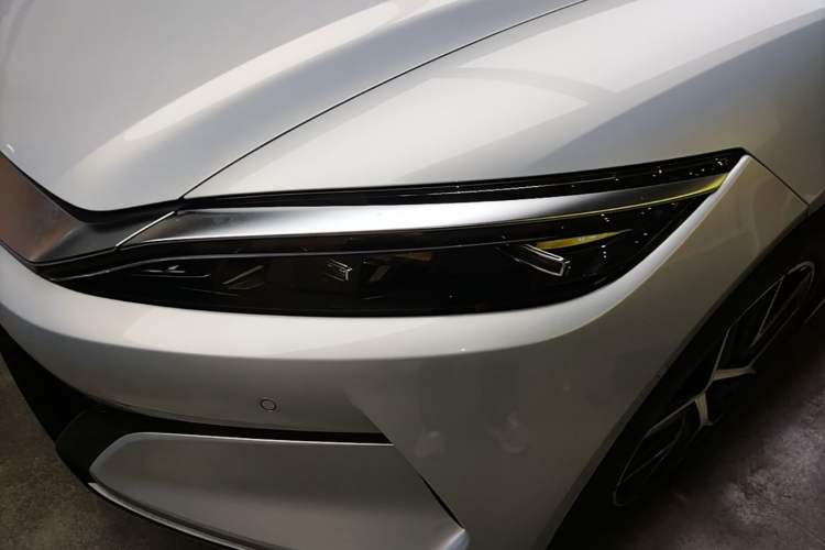 Used BYD Han L 2025 EV Four-Wheel Drive LiDAR Flagship Model Left Front Headlight