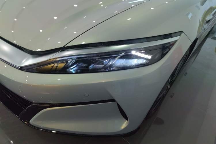 Used BYD Han L 2025 DM-i 200km LiDAR Flagship Model Left Front Headlight