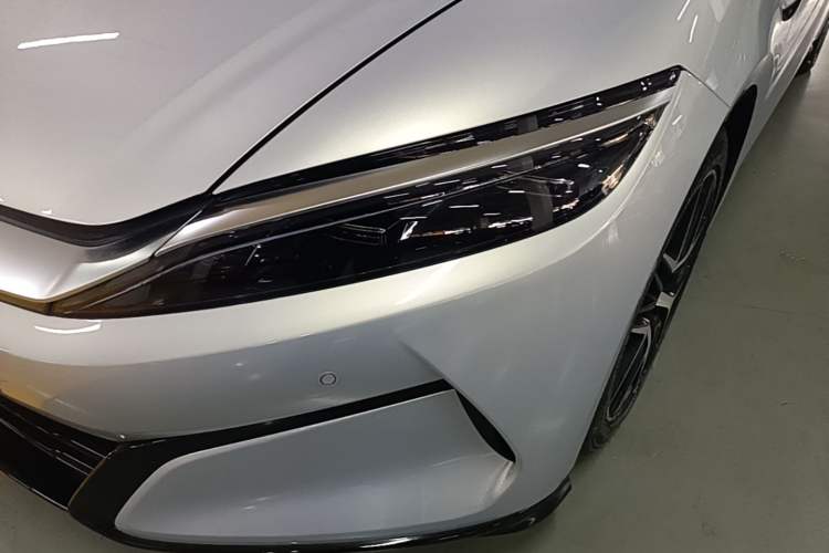 Used BYD Han L 2025 EV Four-Wheel Drive LiDAR Flagship Model Left Front Headlight