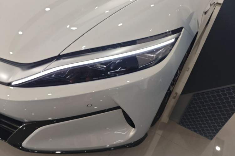 Used BYD Han L 2025 EV Four-Wheel Drive LiDAR Flagship Model Left Front Headlight