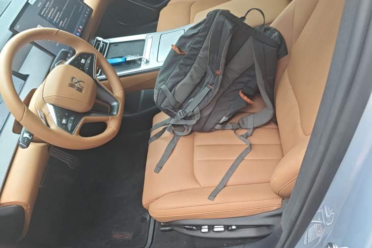 Used BYD Han L 2025 EV Four-Wheel Drive LiDAR Flagship Model Left Front Seat