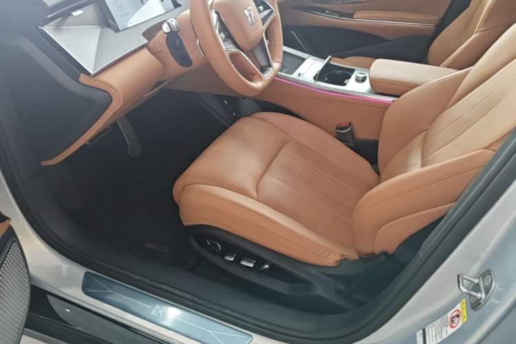 Used BYD Han L 2025 EV Four-Wheel Drive LiDAR Flagship Model Left Front Seat
