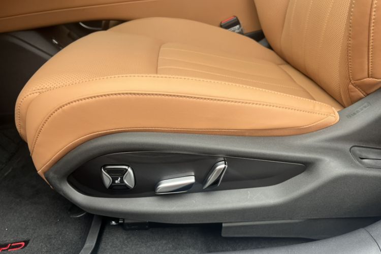 Used BYD Han L 2025 DM-i 200KM LiDAR Luxury Model Left Front Seat