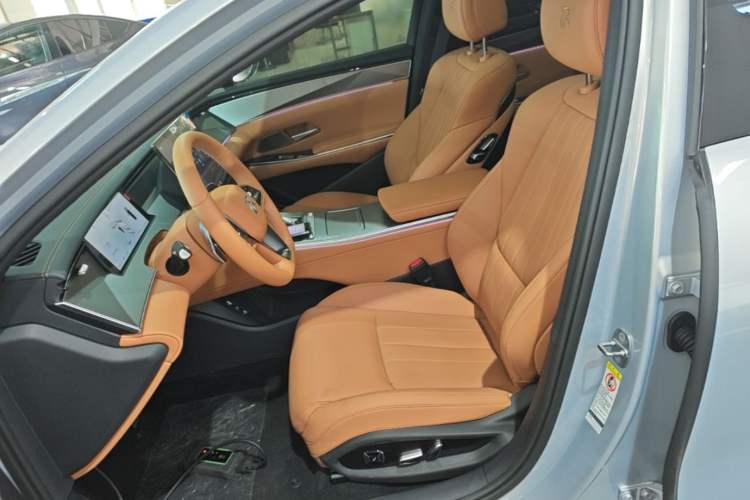 Used BYD Han L 2025 EV 701KM LiDAR Deluxe Edition Left Front Seat