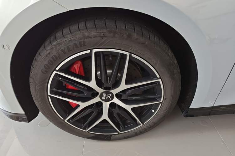 Used BYD Han L 2025 EV Four-Wheel Drive LiDAR Flagship Model Left Front Wheel Hub