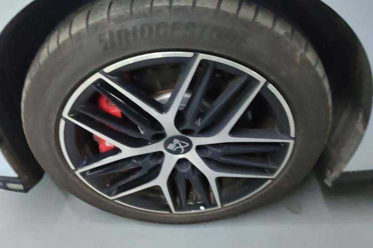 Used BYD Han L 2025 EV Four-Wheel Drive LiDAR Flagship Model Left Front Wheel Hub