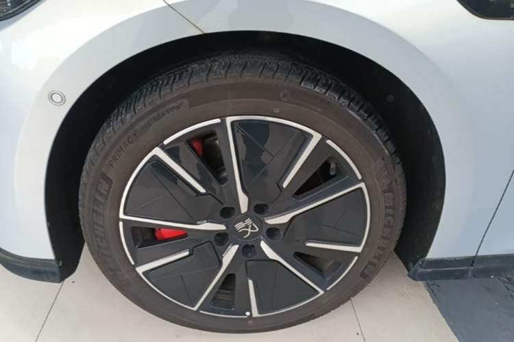 Used BYD Han L 2025 EV 701 km LiDAR Flagship Edition Left Front Wheel Hub