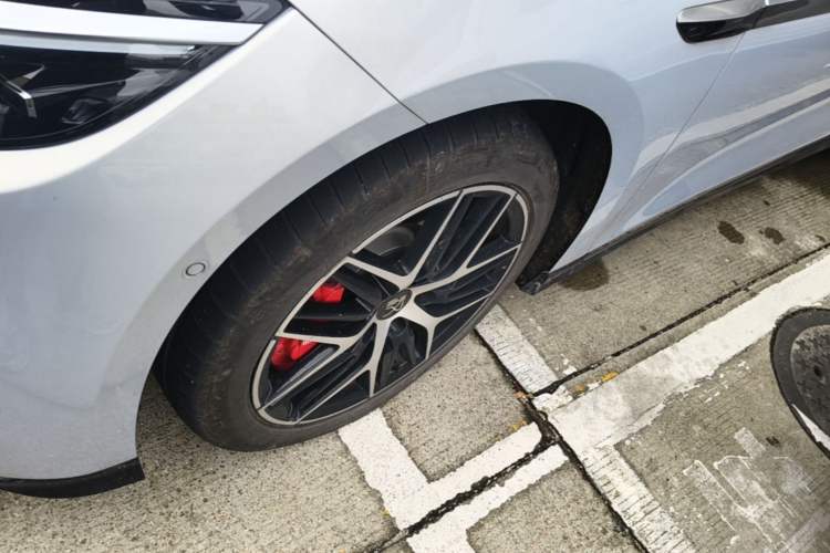 Used BYD Han L 2025 EV Four-Wheel Drive LiDAR Flagship Model Left Front Wheel Hub