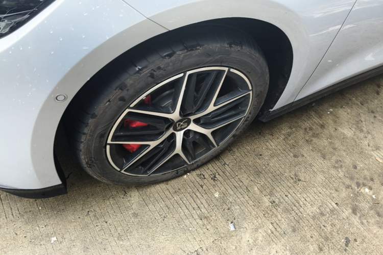 Used BYD Han L 2025 EV Four-Wheel Drive LiDAR Flagship Model Left Front Wheel Hub