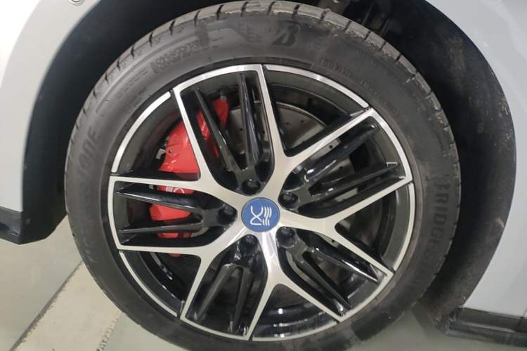 Used BYD Han L 2025 EV Four-Wheel Drive LiDAR Flagship Model Left Front Wheel Hub