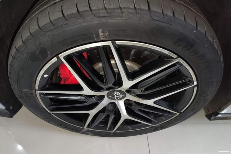 Used BYD Han L 2025 EV Four-Wheel Drive LiDAR Flagship Model Left Front Wheel Hub