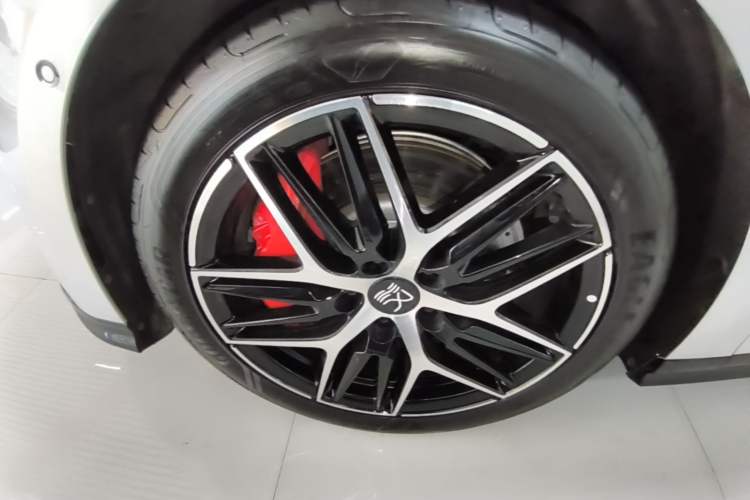 Used BYD Han L 2025 EV Four-Wheel Drive LiDAR Flagship Model Left Front Wheel Hub