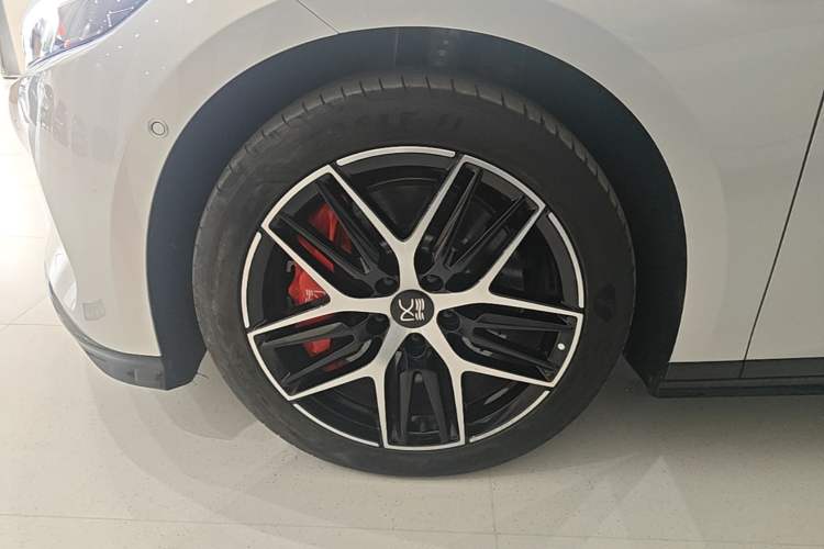 Used BYD Han L 2025 EV Four-Wheel Drive LiDAR Flagship Model Left Front Wheel Hub