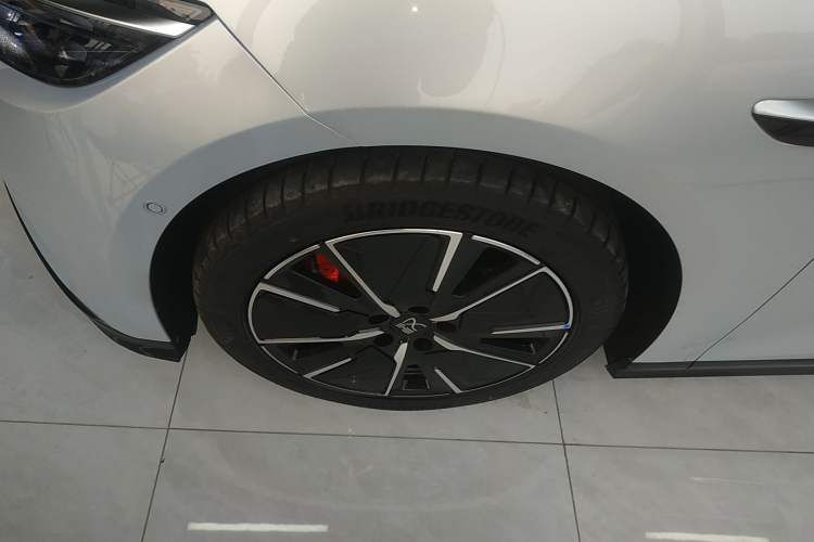 Used BYD Han L 2025 DM-i 200KM LiDAR Luxury Model Left Front Wheel Hub