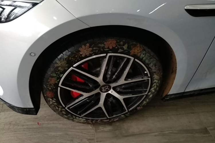 Used BYD Han L 2025 DM-p Four-Wheel-Drive LiDAR Flagship Model Left Front Wheel Hub