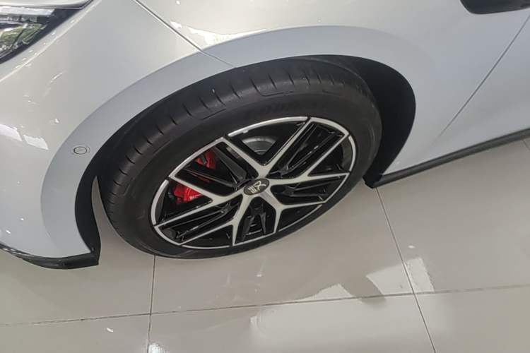 Used BYD Han L 2025 EV Four-Wheel Drive LiDAR Flagship Model Left Front Wheel Hub