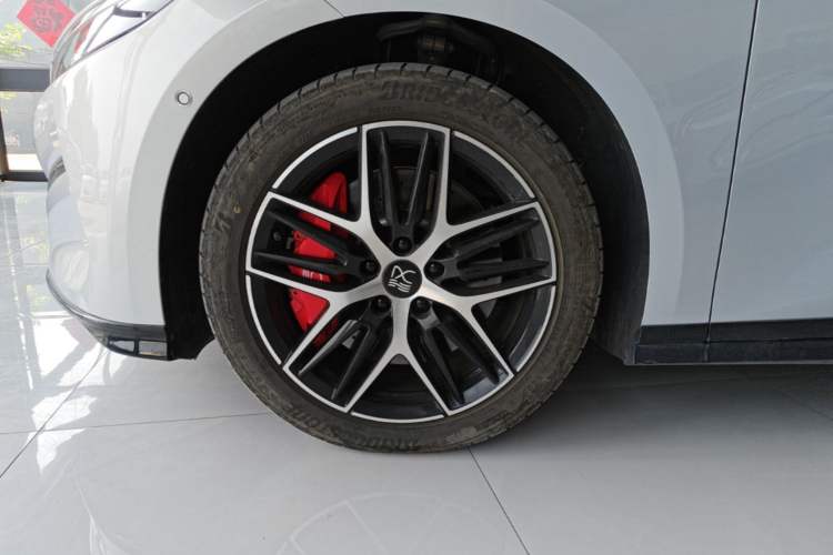 Used BYD Han L 2025 EV Four-Wheel Drive LiDAR Flagship Model Left Front Wheel Hub