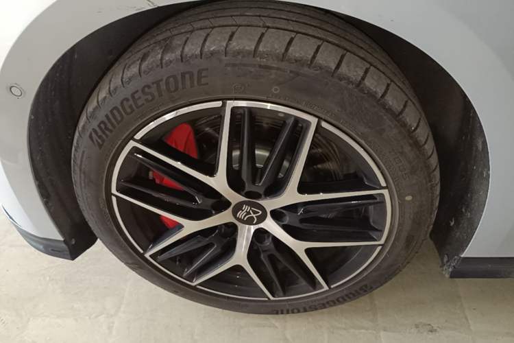 Used BYD Han L 2025 EV Four-Wheel Drive LiDAR Flagship Model Left Front Wheel Hub