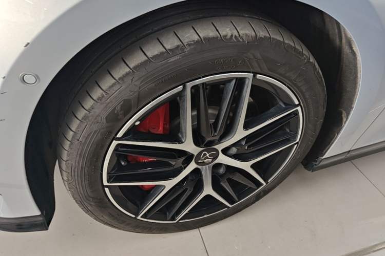 Used BYD Han L 2025 EV Four-Wheel Drive LiDAR Flagship Model Left Front Wheel Hub
