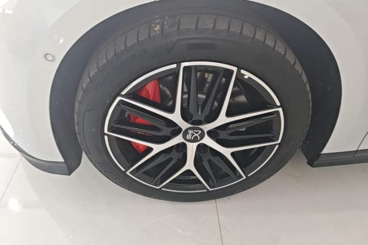 Used BYD Han L 2025 EV Four-Wheel Drive LiDAR Flagship Model Left Front Wheel Hub