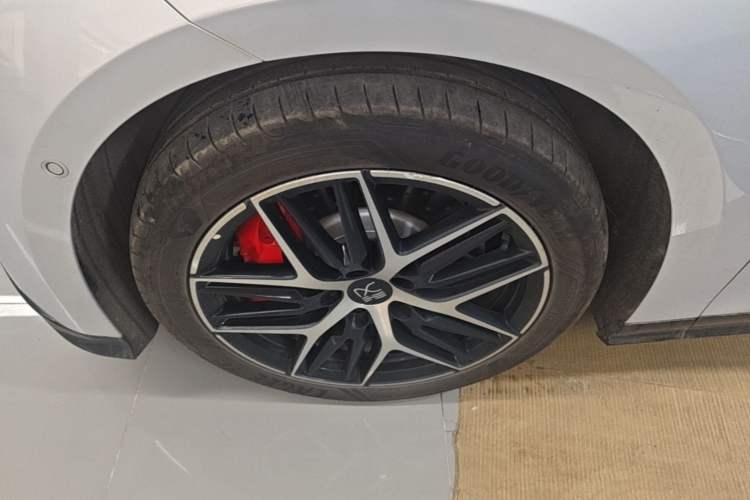 Used BYD Han L 2025 EV Four-Wheel Drive LiDAR Flagship Model Left Front Wheel Hub