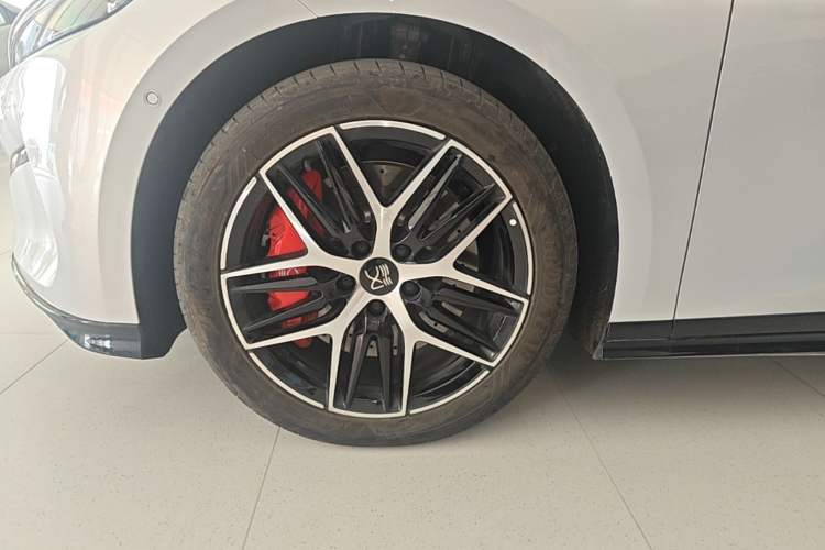 Used BYD Han L 2025 EV Four-Wheel Drive LiDAR Flagship Model Left Front Wheel Hub
