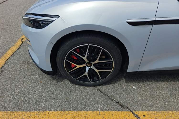 Used BYD Han L 2025 EV Four-Wheel Drive LiDAR Flagship Model Left Front Wheel Hub