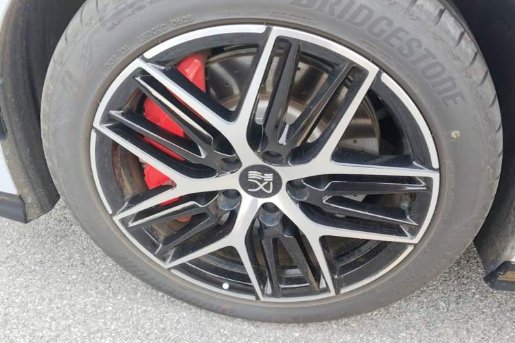 Used BYD Han L 2025 EV Four-Wheel Drive LiDAR Flagship Model Left Front Wheel Hub