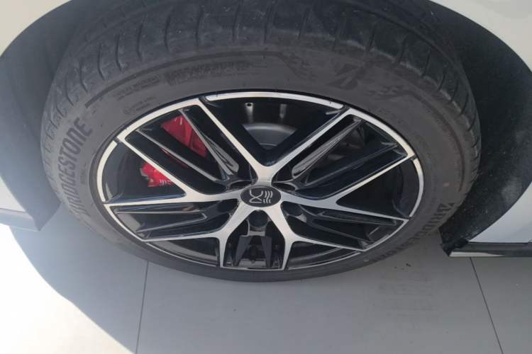 Used BYD Han L 2025 EV Four-Wheel Drive LiDAR Flagship Model Left Front Wheel Hub