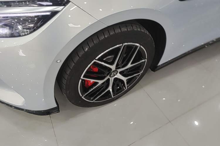 Used BYD Han L 2025 EV Four-Wheel Drive LiDAR Flagship Model Left Front Wheel Hub