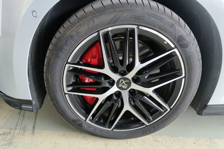 Used BYD Han L 2025 EV Four-Wheel Drive LiDAR Flagship Model Left Front Wheel Hub