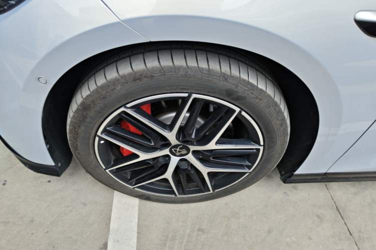 Used BYD Han L 2025 EV Four-Wheel Drive LiDAR Flagship Model Left Front Wheel Hub