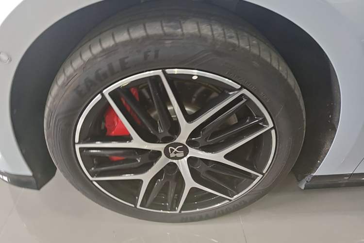 Used BYD Han L 2025 EV Four-Wheel Drive LiDAR Flagship Model Left Front Wheel Hub