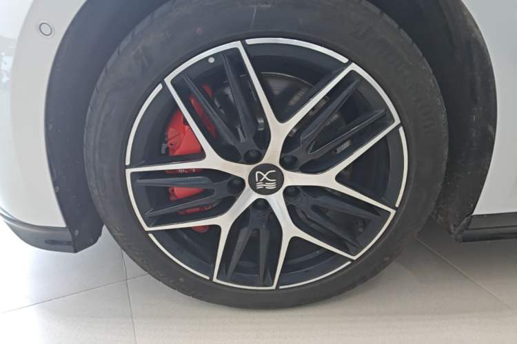 Used BYD Han L 2025 EV Four-Wheel Drive LiDAR Flagship Model Left Front Wheel Hub